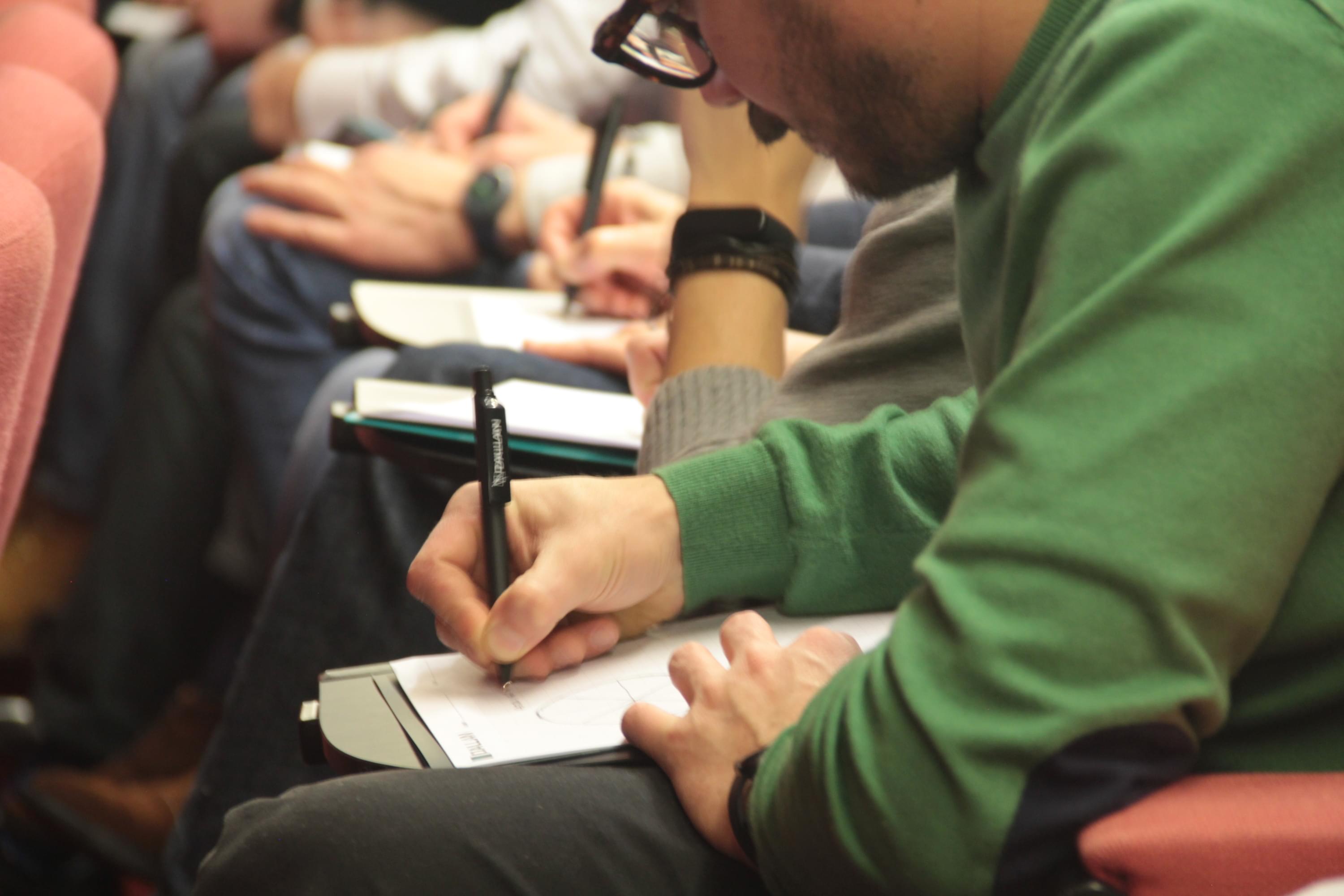 Davanti Allo Specchio con Anthony Smith